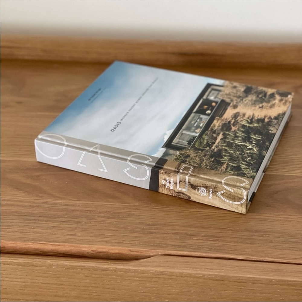 NWT Urban Outfitters Oasis Modern Desert Homes Large Coffee Table Book